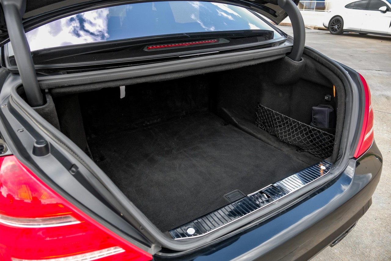 Mercedes-Benz S-Class Vehicle Main Gallery Image 54