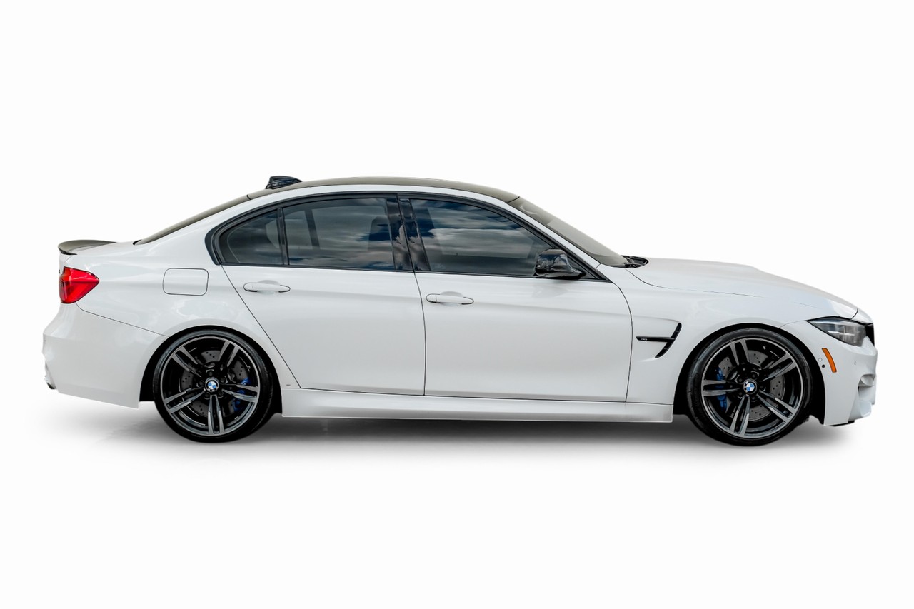BMW M3 Vehicle Main Gallery Image 06