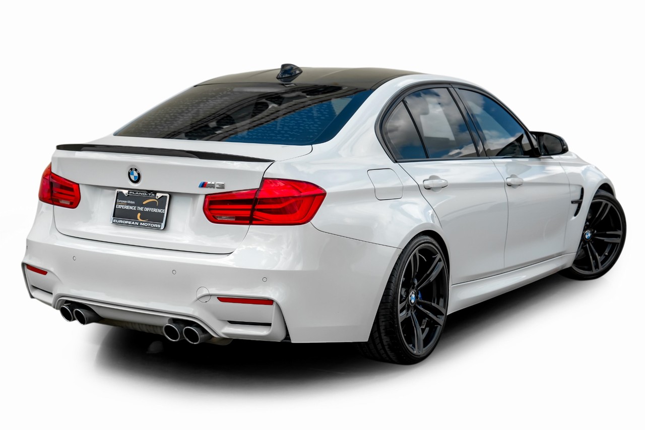 BMW M3 Vehicle Main Gallery Image 09