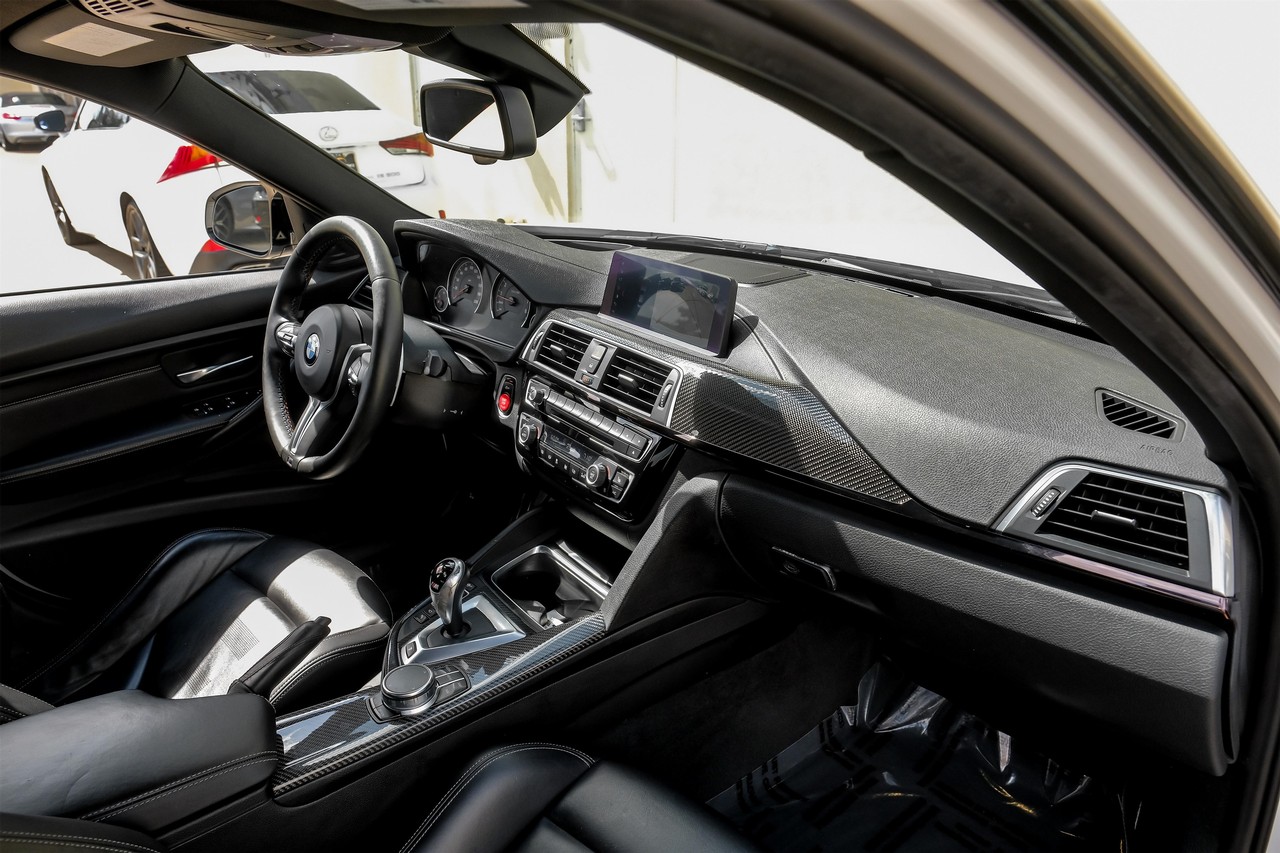 BMW M3 Vehicle Main Gallery Image 15