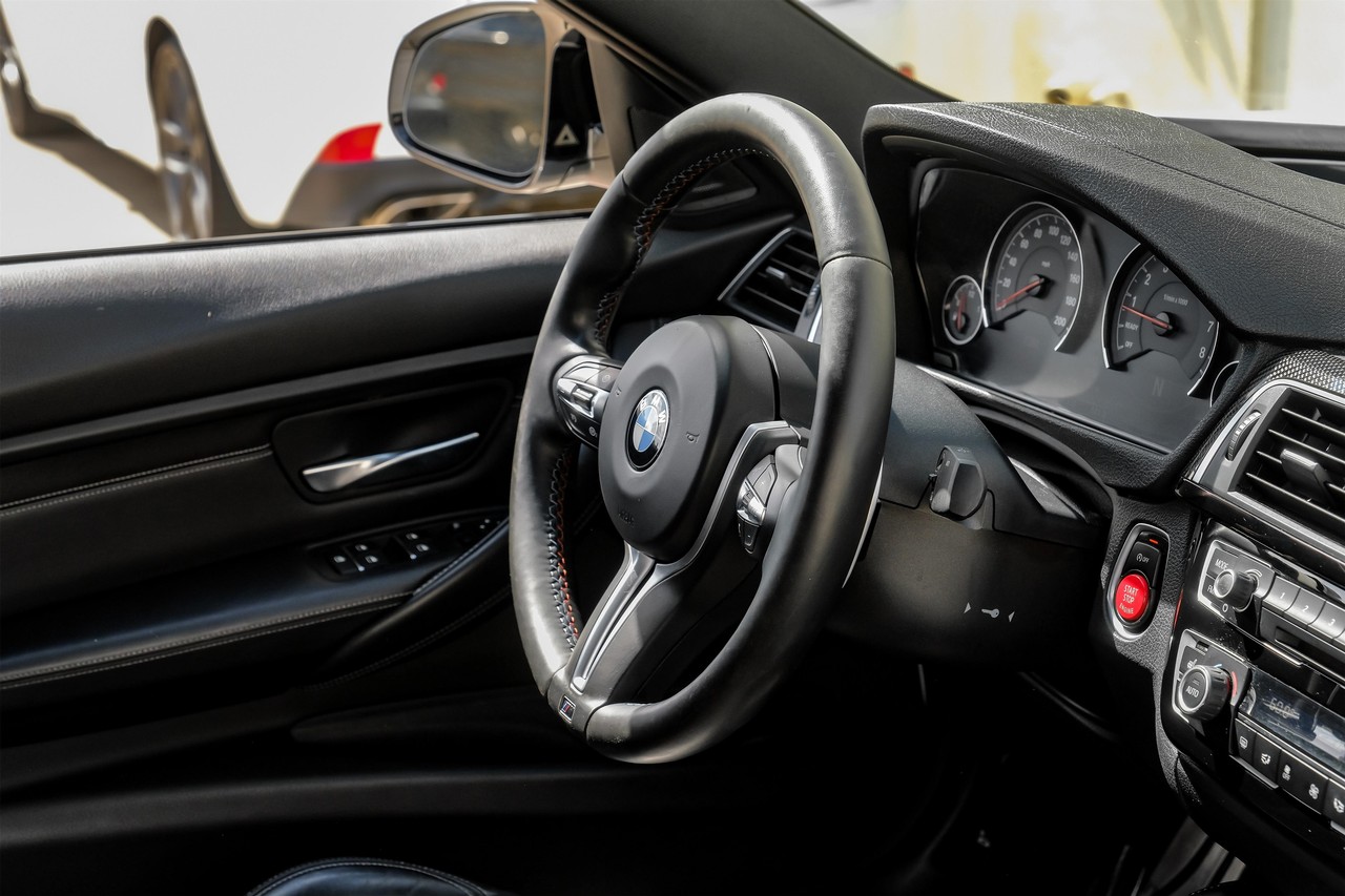 BMW M3 Vehicle Main Gallery Image 17