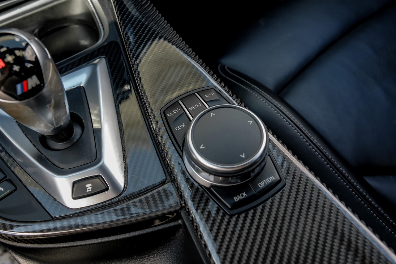 BMW M3 Vehicle Main Gallery Image 28