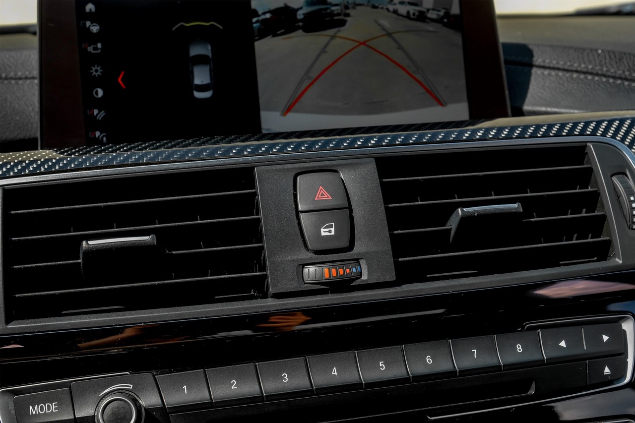 BMW M3 Vehicle Main Gallery Image 31