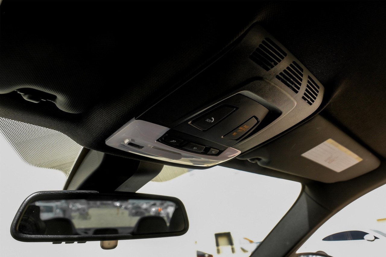 BMW M3 Vehicle Main Gallery Image 36