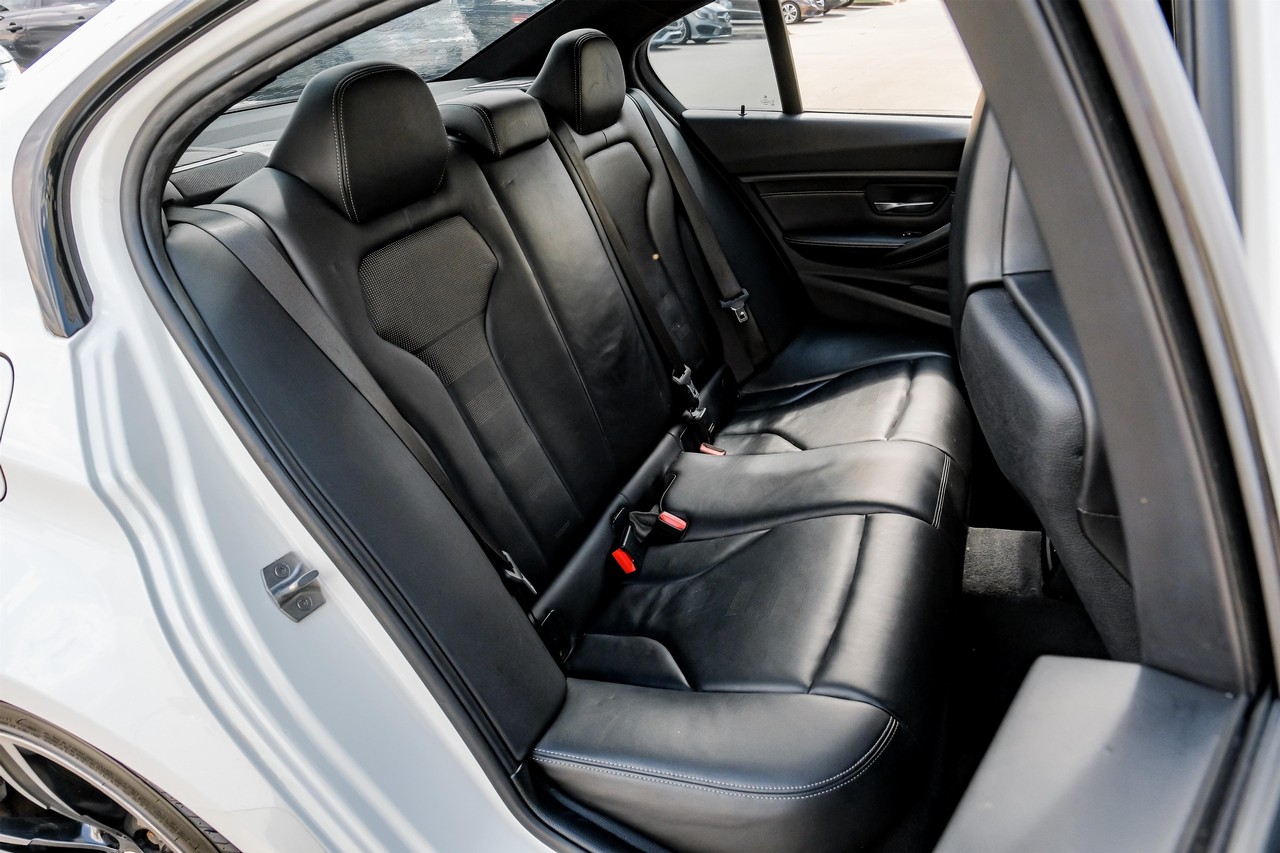 BMW M3 Vehicle Main Gallery Image 38