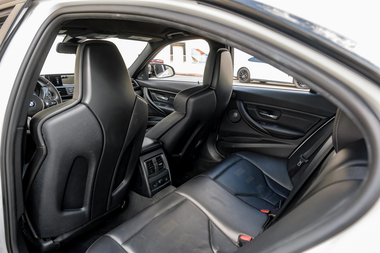 BMW M3 Vehicle Main Gallery Image 40