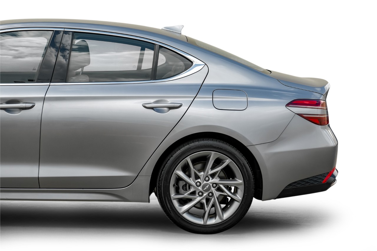 Genesis G70 Vehicle Main Gallery Image 15