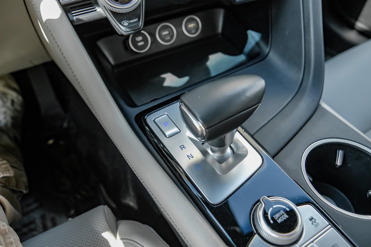 Genesis G70 Vehicle Main Gallery Image 29