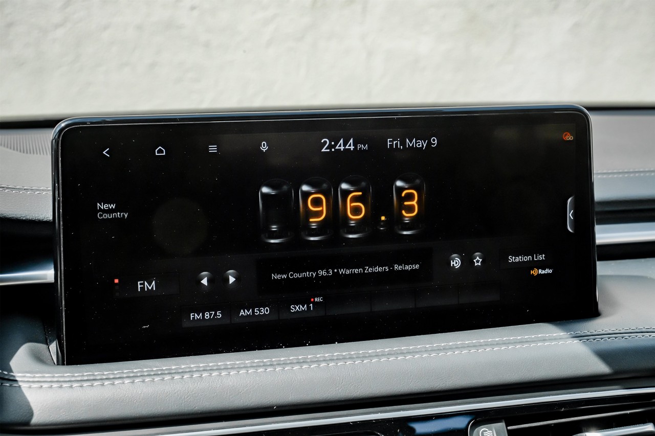 Genesis G70 Vehicle Main Gallery Image 33