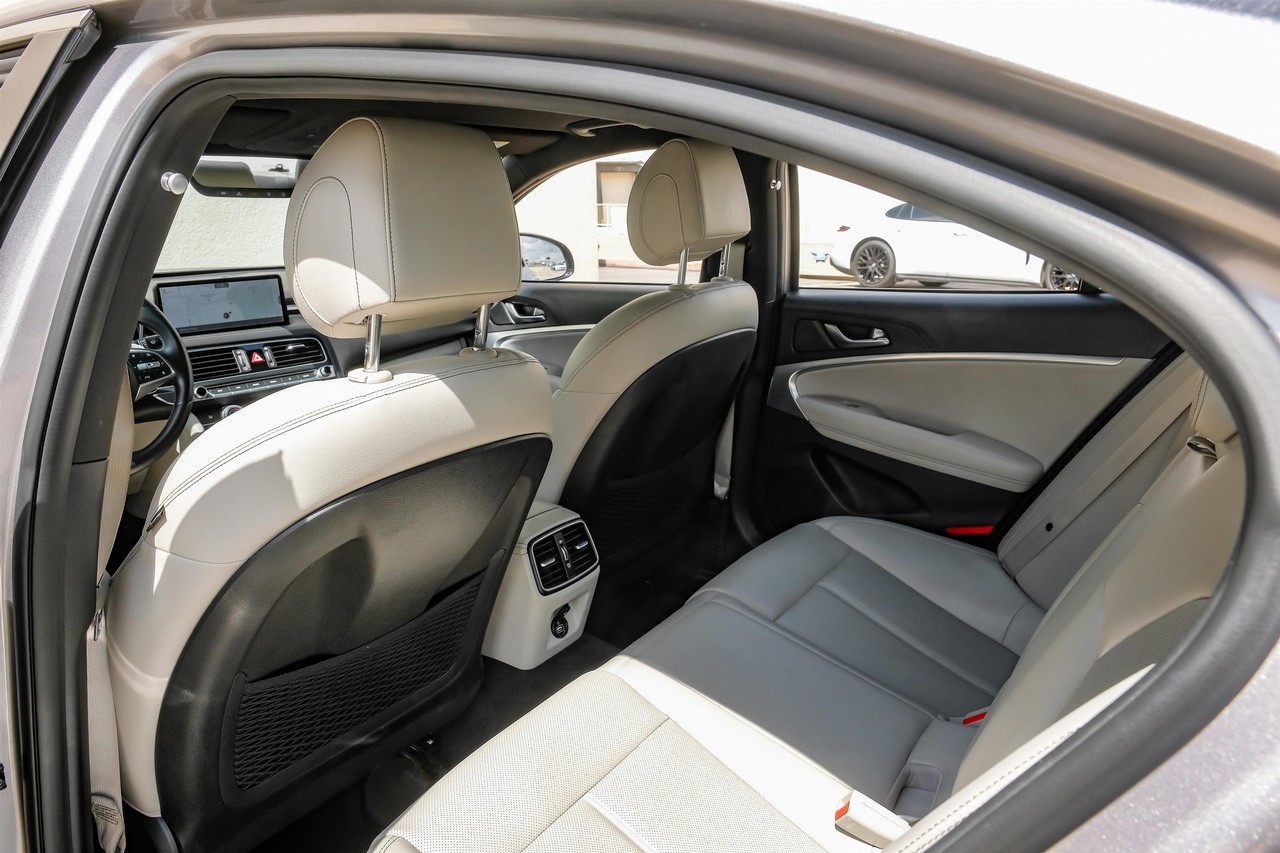 Genesis G70 Vehicle Main Gallery Image 41