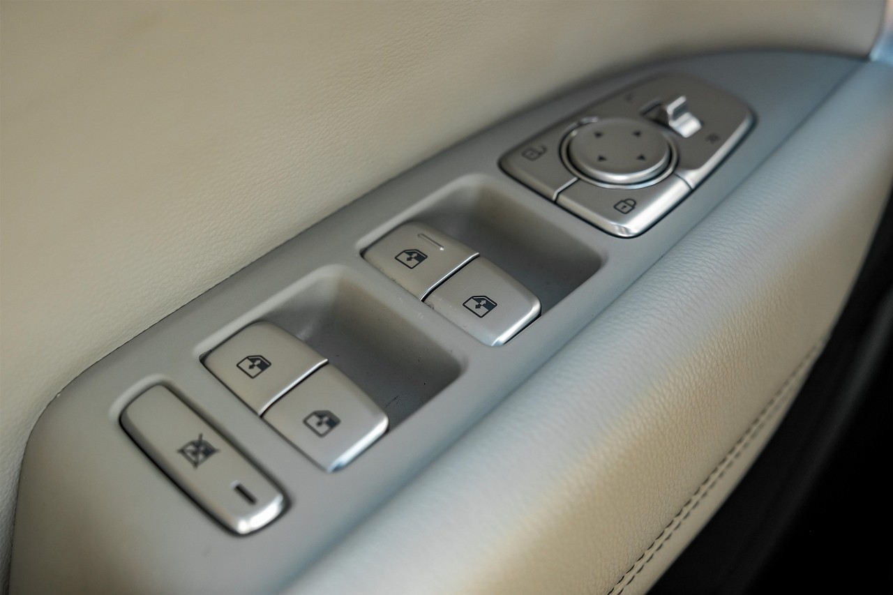 Genesis G70 Vehicle Main Gallery Image 46