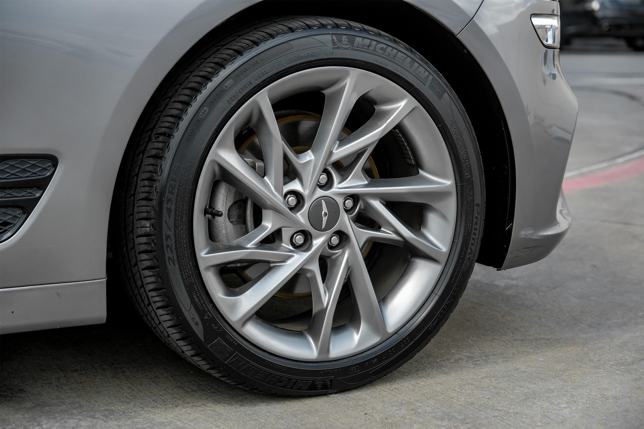 Genesis G70 Vehicle Main Gallery Image 55