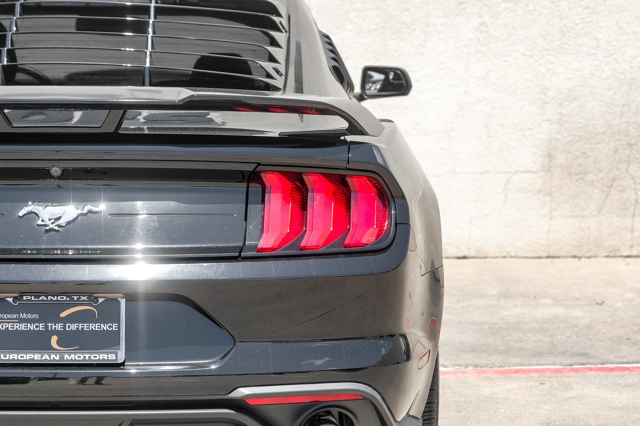 Ford Mustang Vehicle Main Gallery Image 34