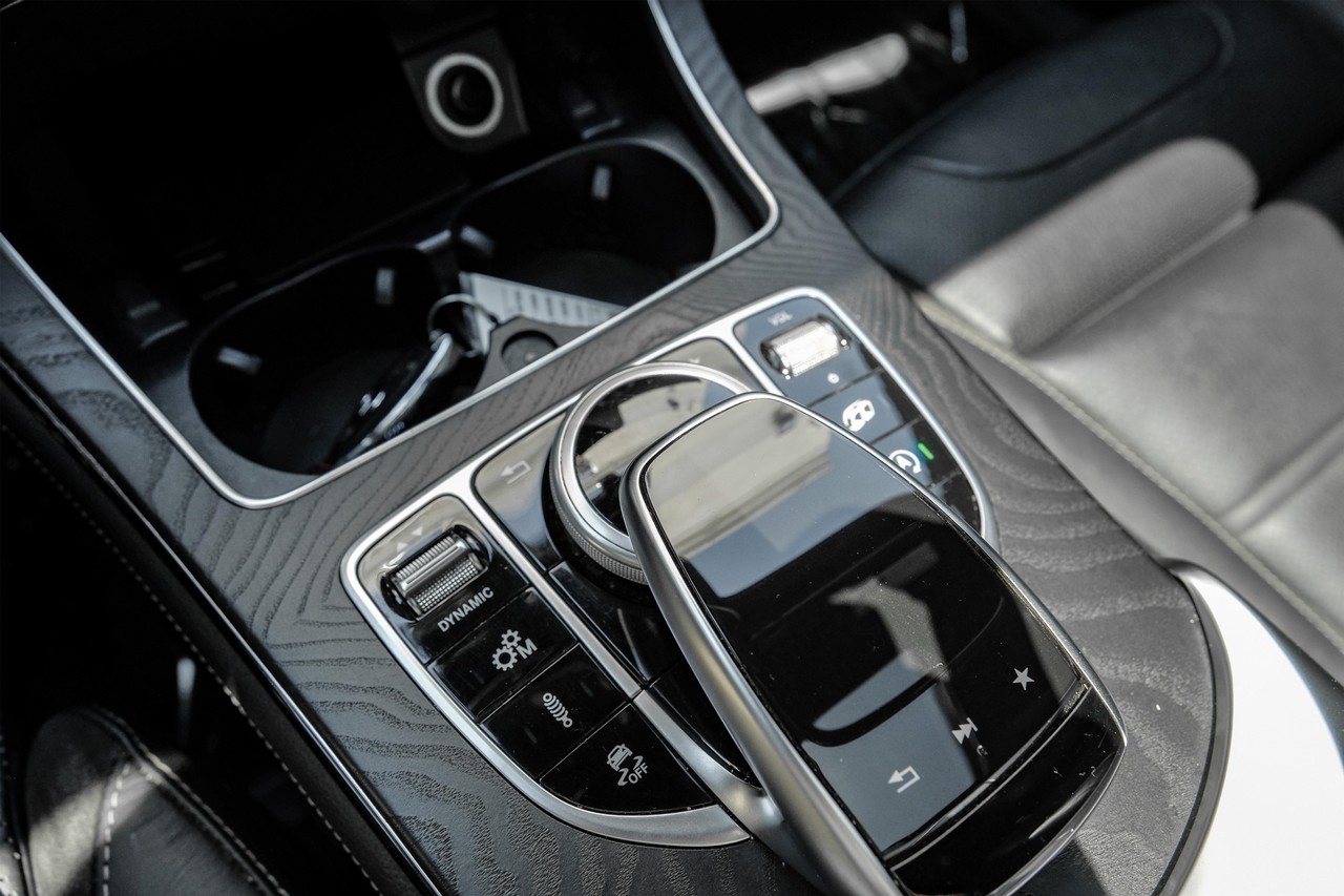 Mercedes-Benz GLC Vehicle Main Gallery Image 21