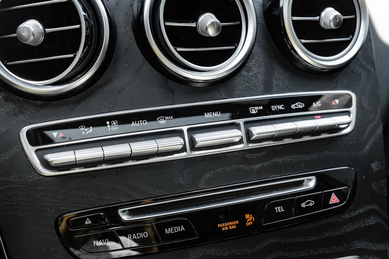 Mercedes-Benz GLC Vehicle Main Gallery Image 22
