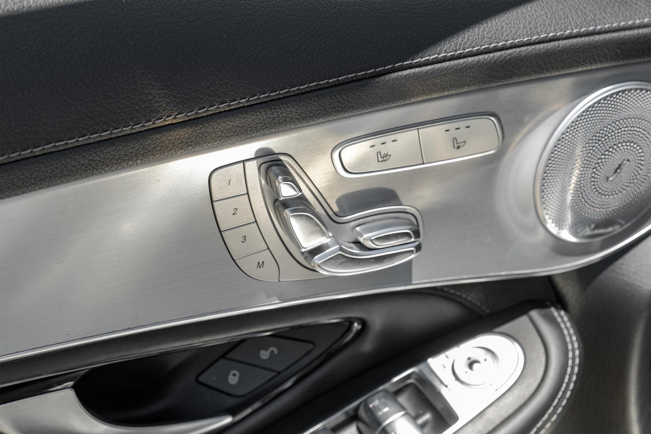 Mercedes-Benz GLC Vehicle Main Gallery Image 36