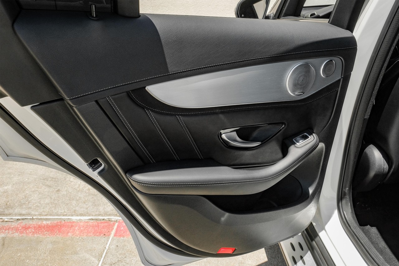 Mercedes-Benz GLC Vehicle Main Gallery Image 39