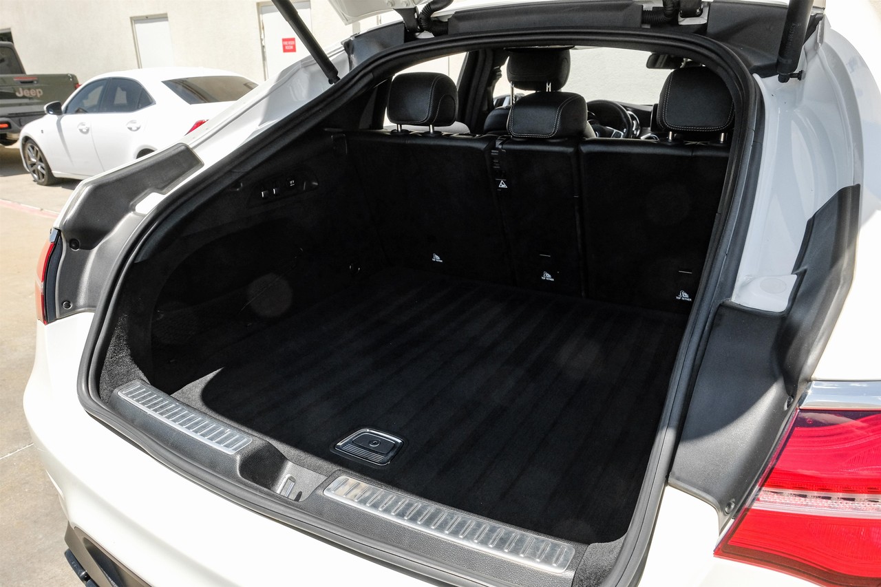 Mercedes-Benz GLC Vehicle Main Gallery Image 43