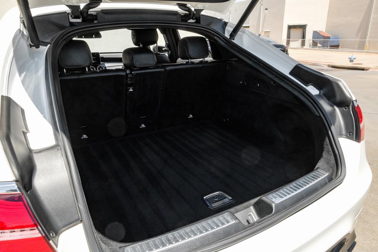 Mercedes-Benz GLC Vehicle Main Gallery Image 44