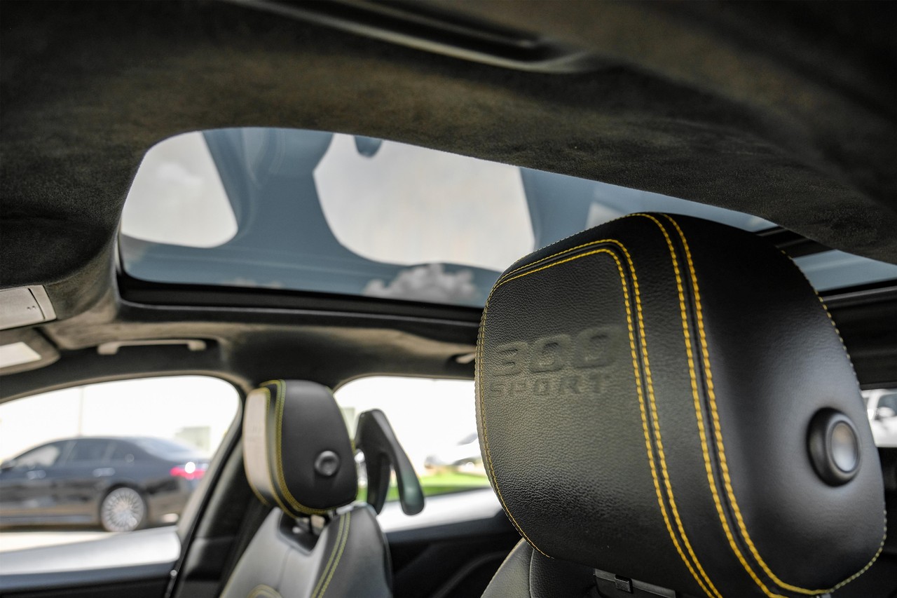 Jaguar F-Pace Vehicle Main Gallery Image 05