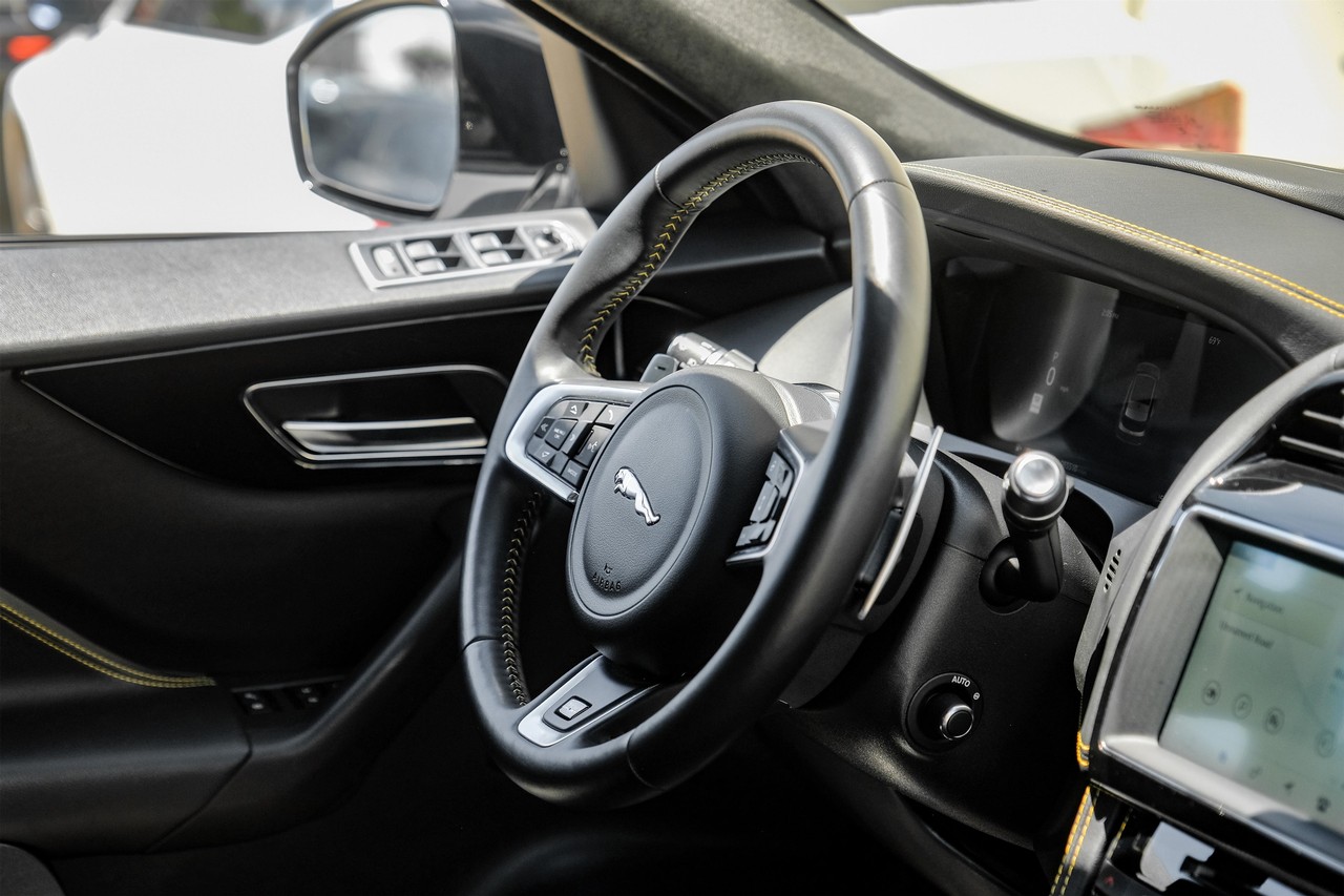 Jaguar F-Pace Vehicle Main Gallery Image 14