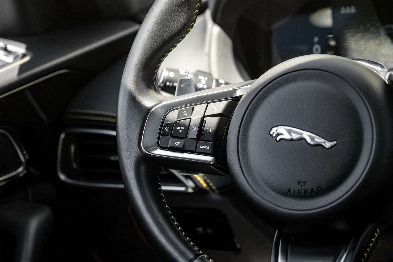 Jaguar F-Pace Vehicle Main Gallery Image 17