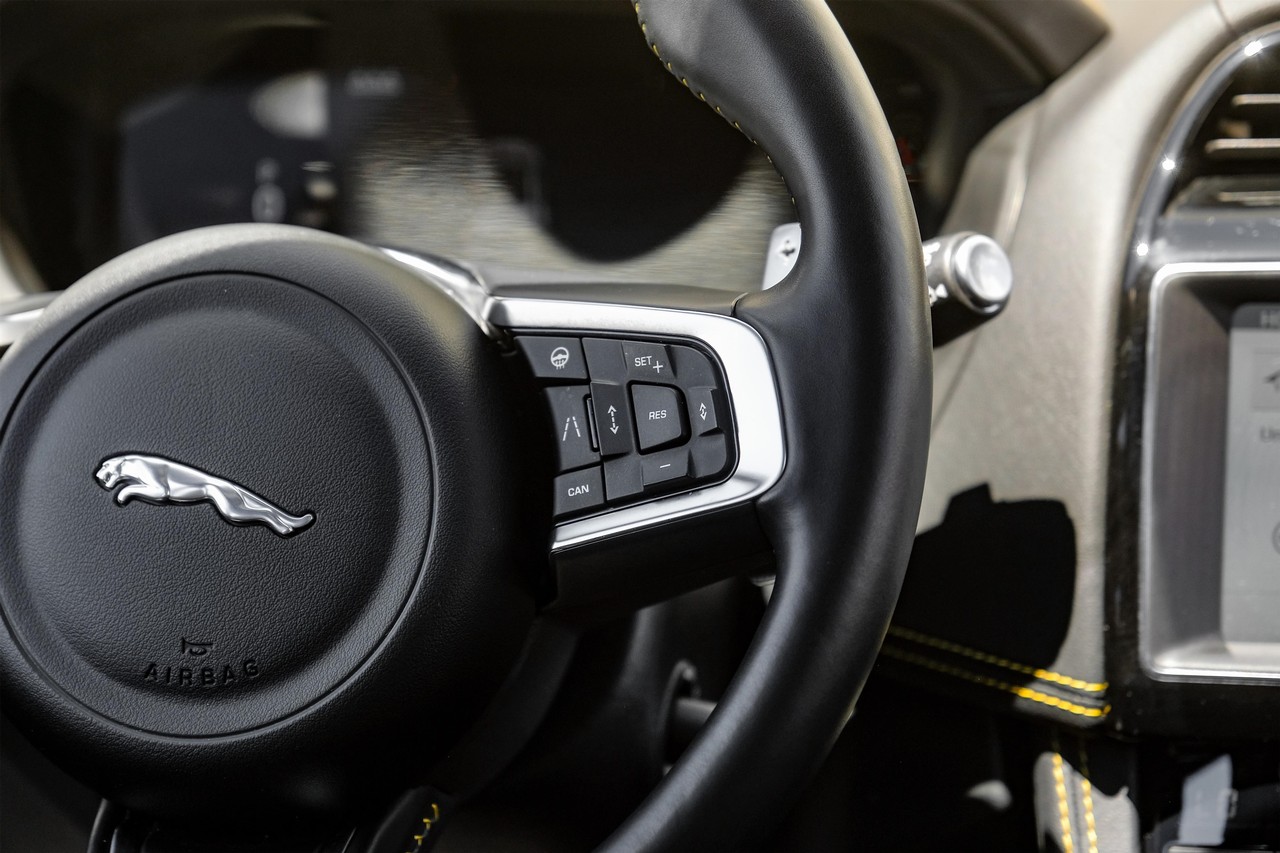 Jaguar F-Pace Vehicle Main Gallery Image 18