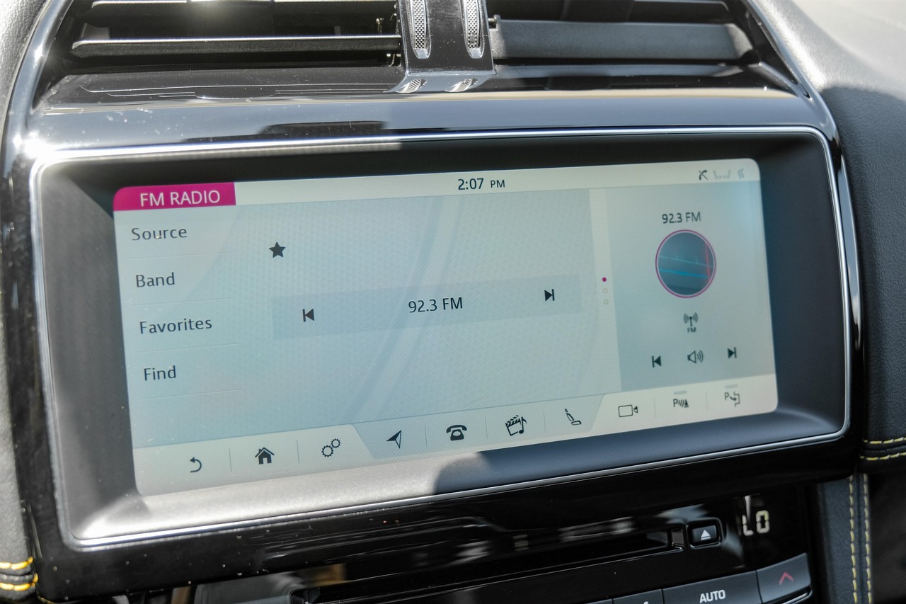 Jaguar F-Pace Vehicle Main Gallery Image 29