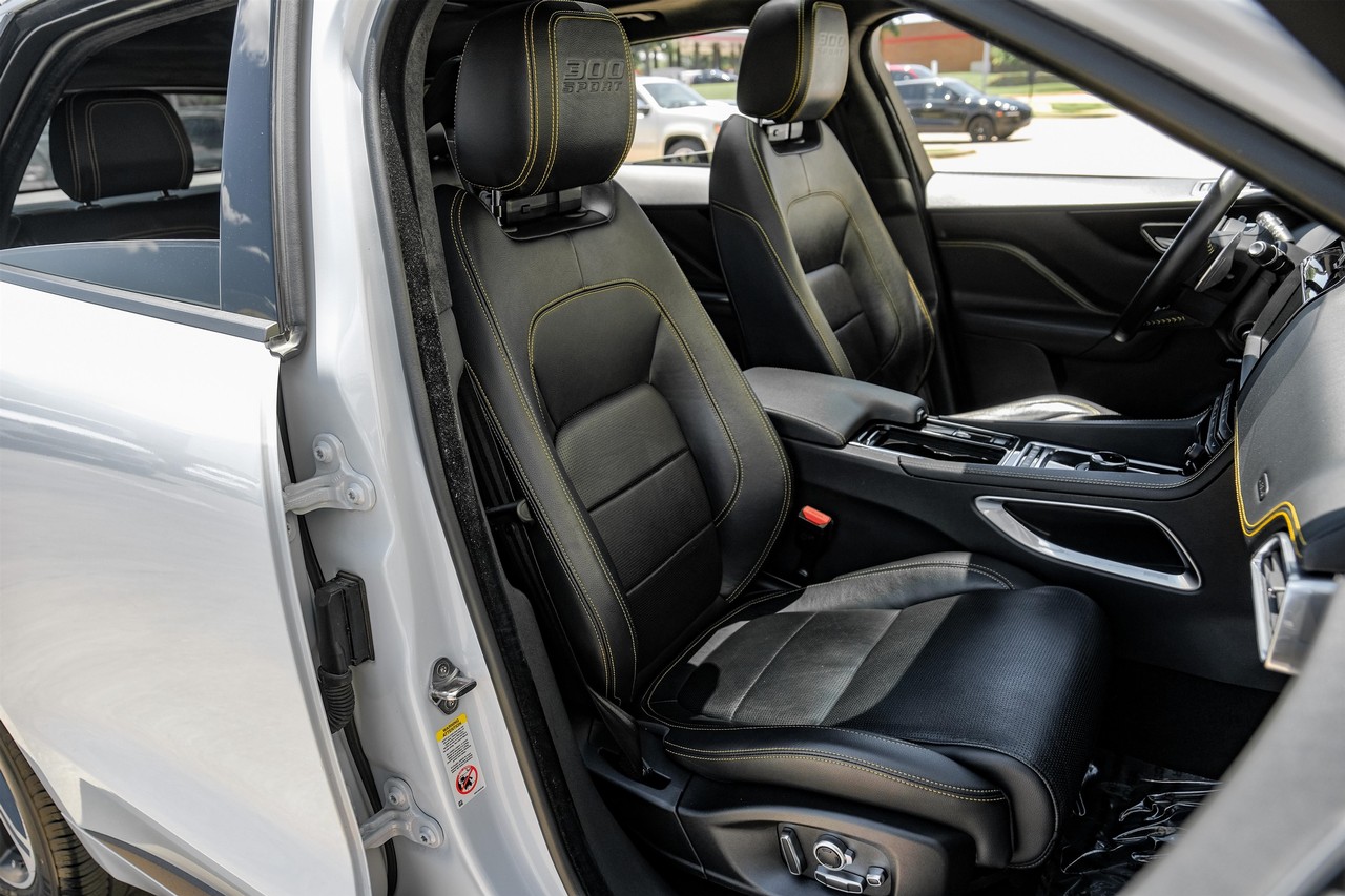 Jaguar F-Pace Vehicle Main Gallery Image 31