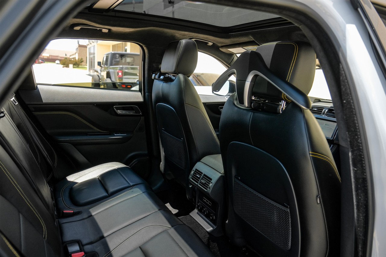 Jaguar F-Pace Vehicle Main Gallery Image 33