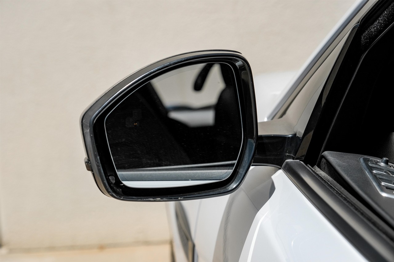 Jaguar F-Pace Vehicle Main Gallery Image 37