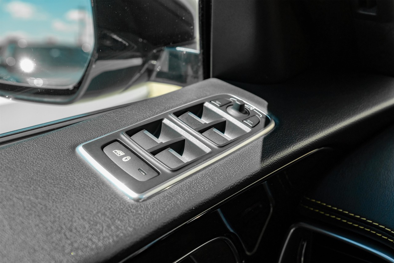 Jaguar F-Pace Vehicle Main Gallery Image 39