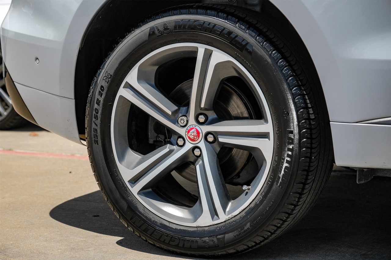 Jaguar F-Pace Vehicle Main Gallery Image 49