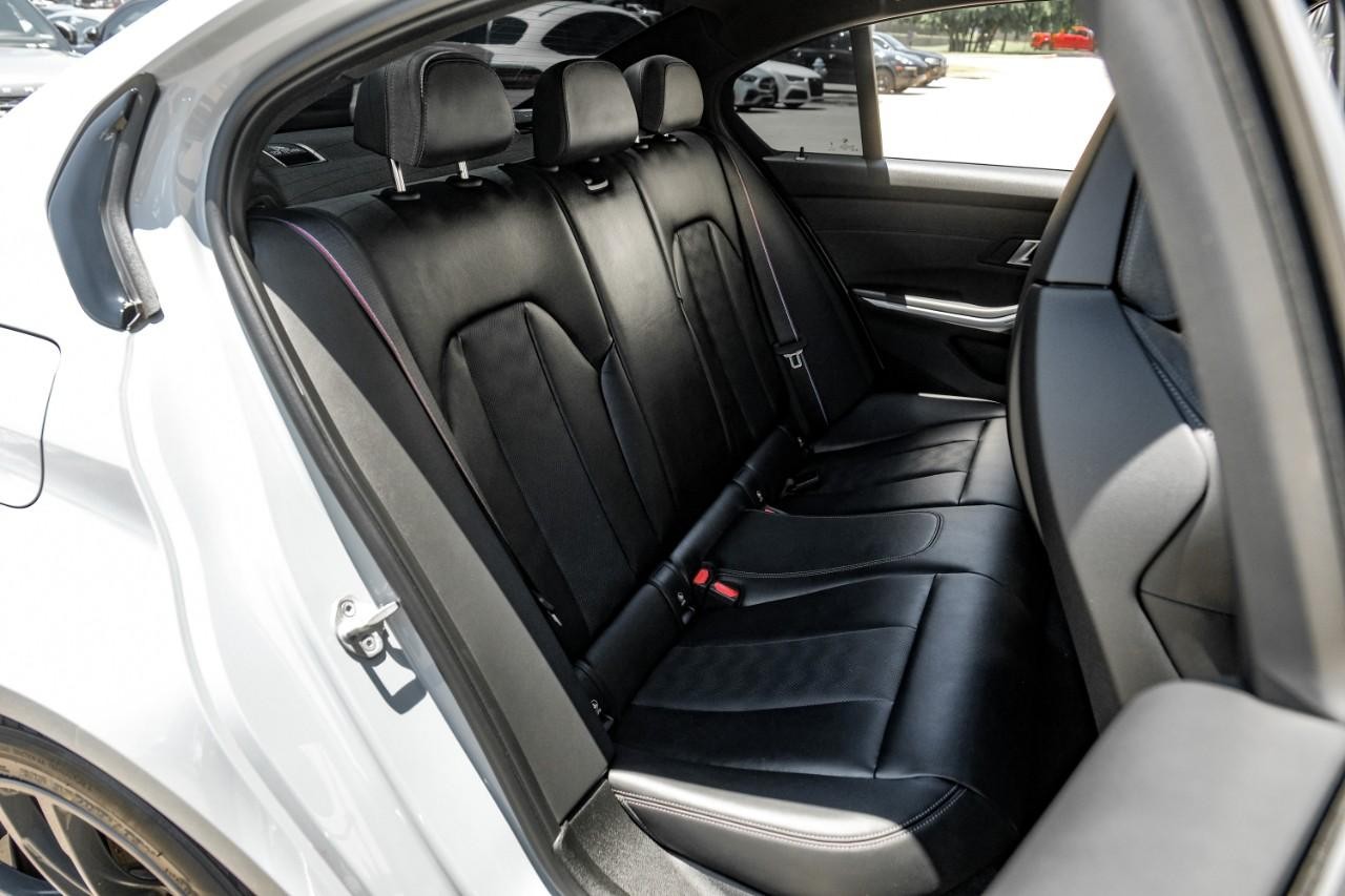 BMW M3 Vehicle Main Gallery Image 32