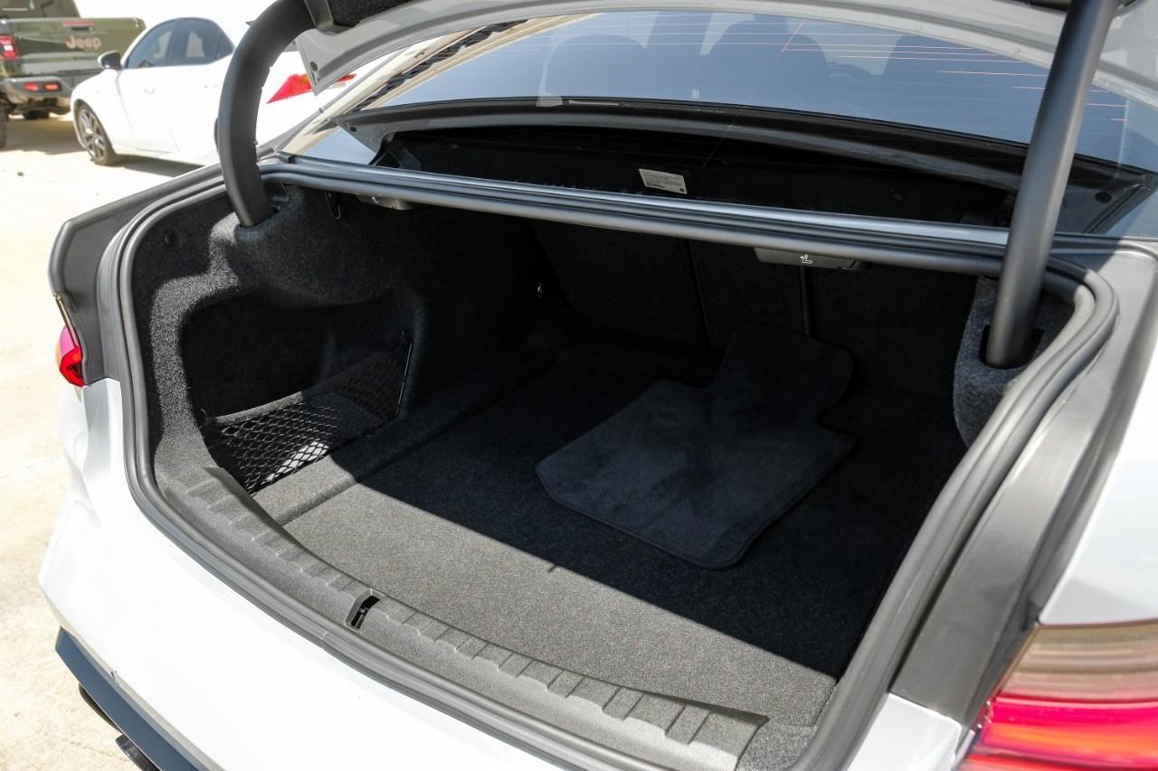 BMW M3 Vehicle Main Gallery Image 45