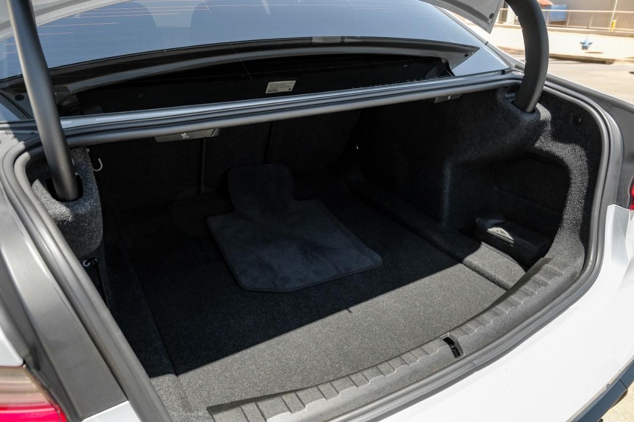 BMW M3 Vehicle Main Gallery Image 46