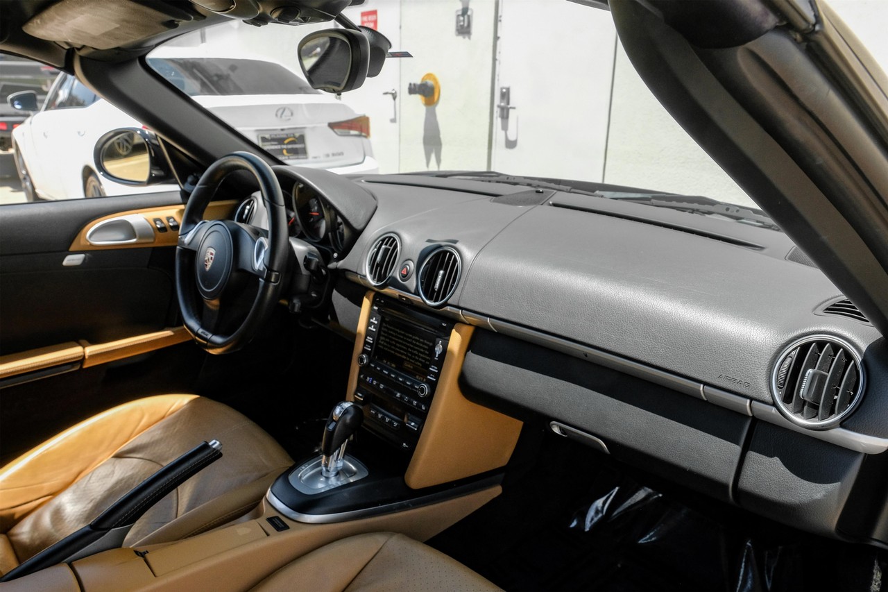 Porsche Boxster Vehicle Main Gallery Image 11