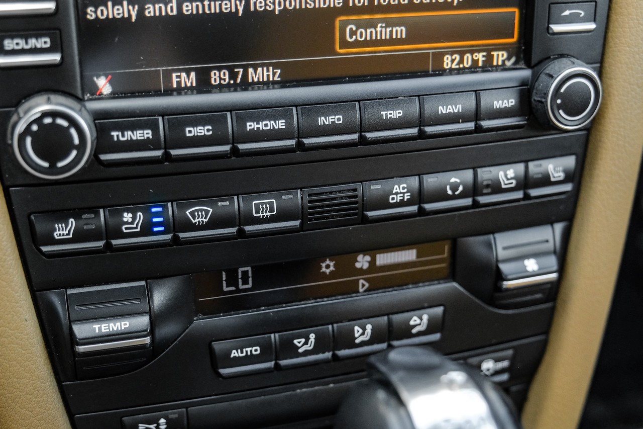 Porsche Boxster Vehicle Main Gallery Image 21