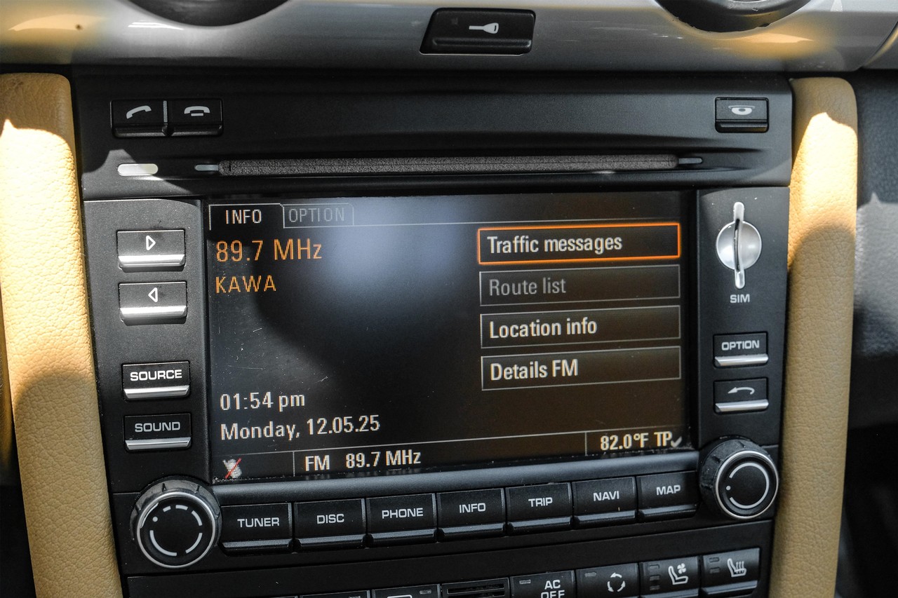 Porsche Boxster Vehicle Main Gallery Image 25