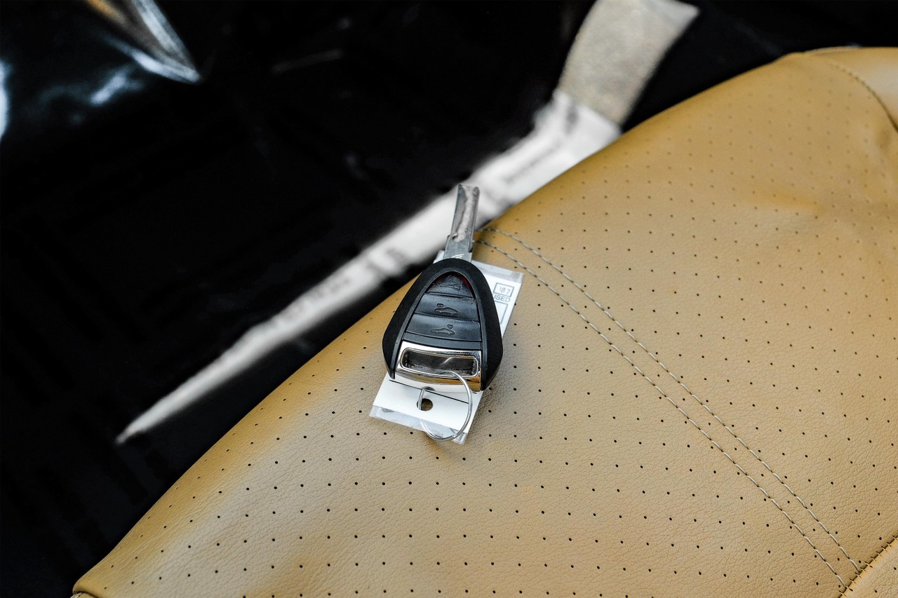 Porsche Boxster Vehicle Main Gallery Image 43