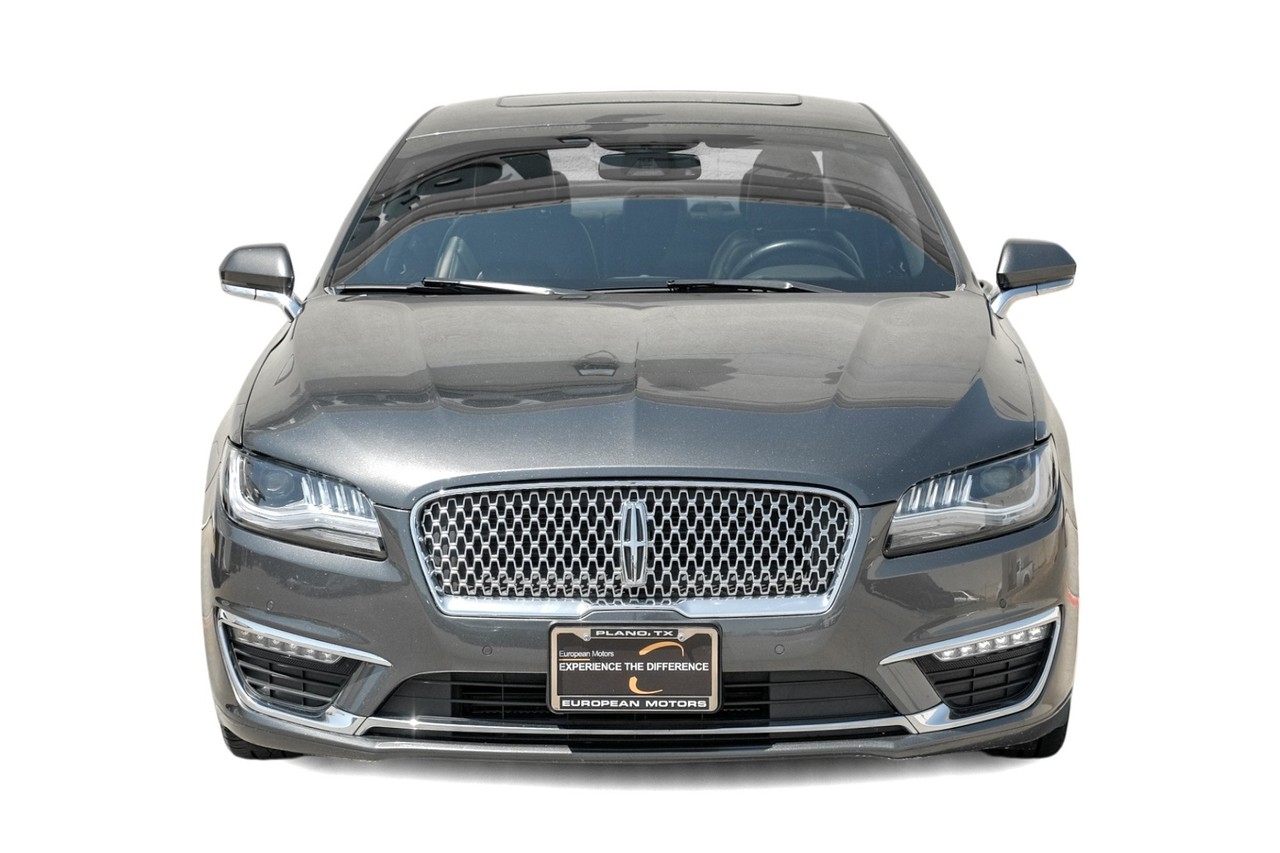 Lincoln MKZ Vehicle Main Gallery Image 05