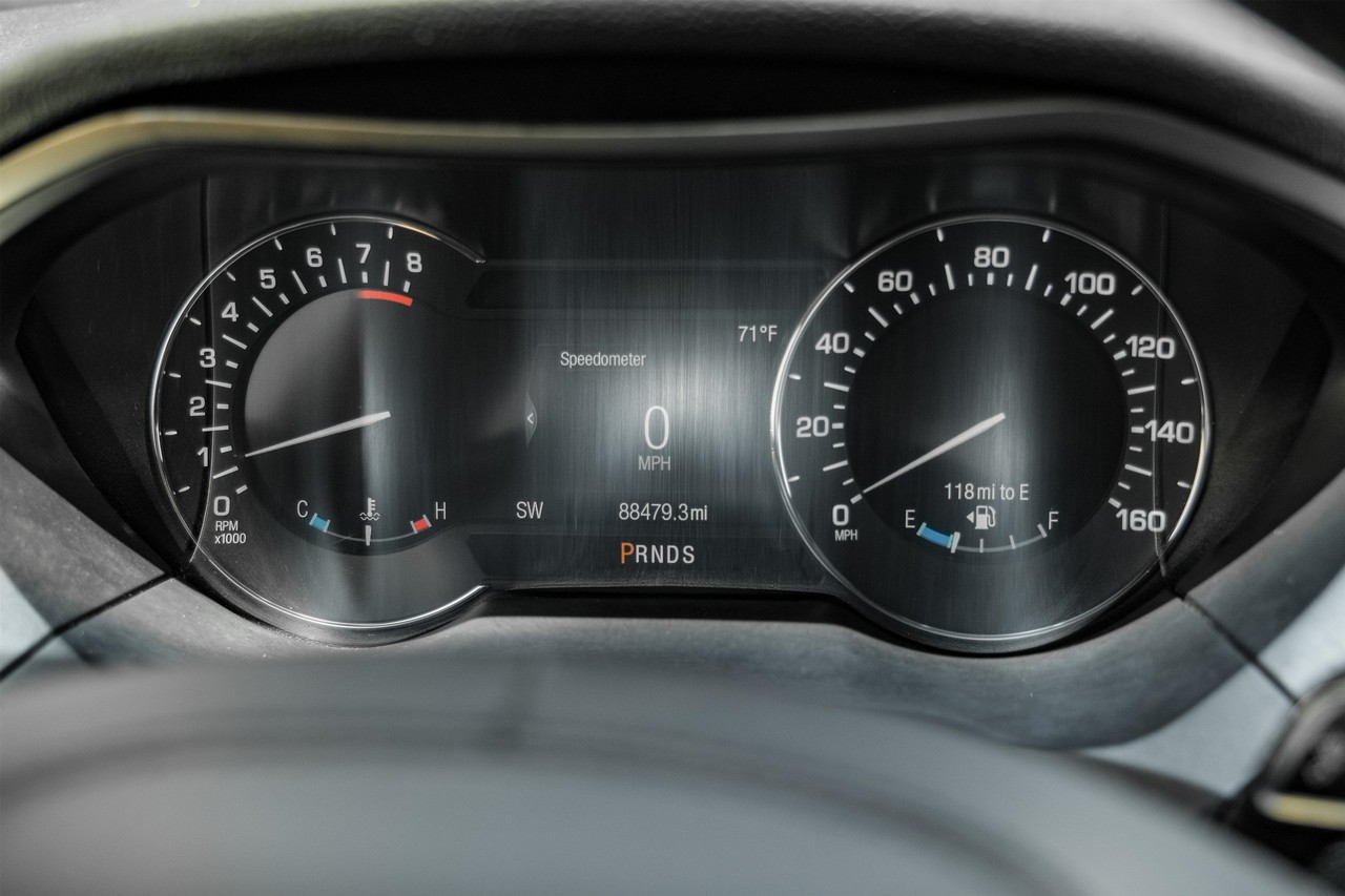 Lincoln MKZ Vehicle Main Gallery Image 18