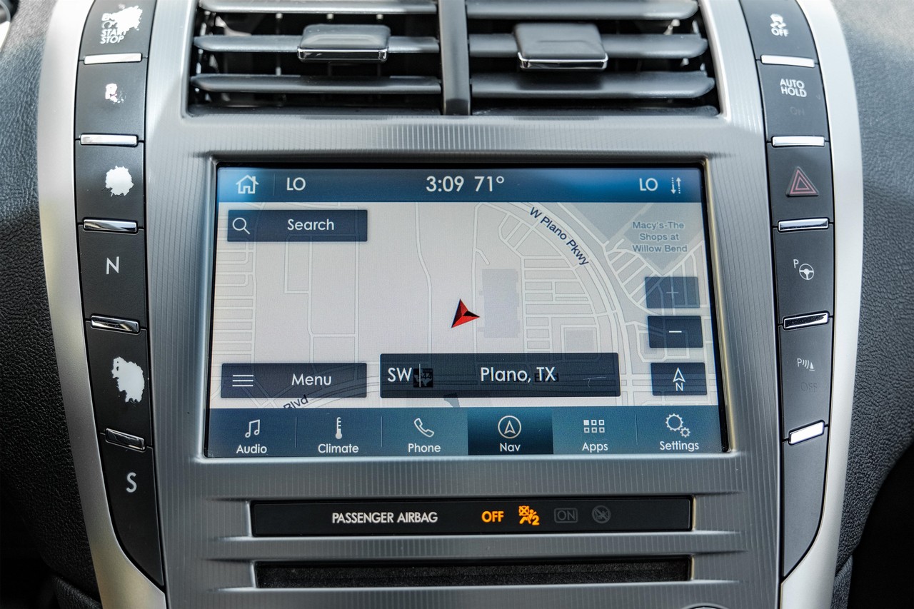 Lincoln MKZ Vehicle Main Gallery Image 21