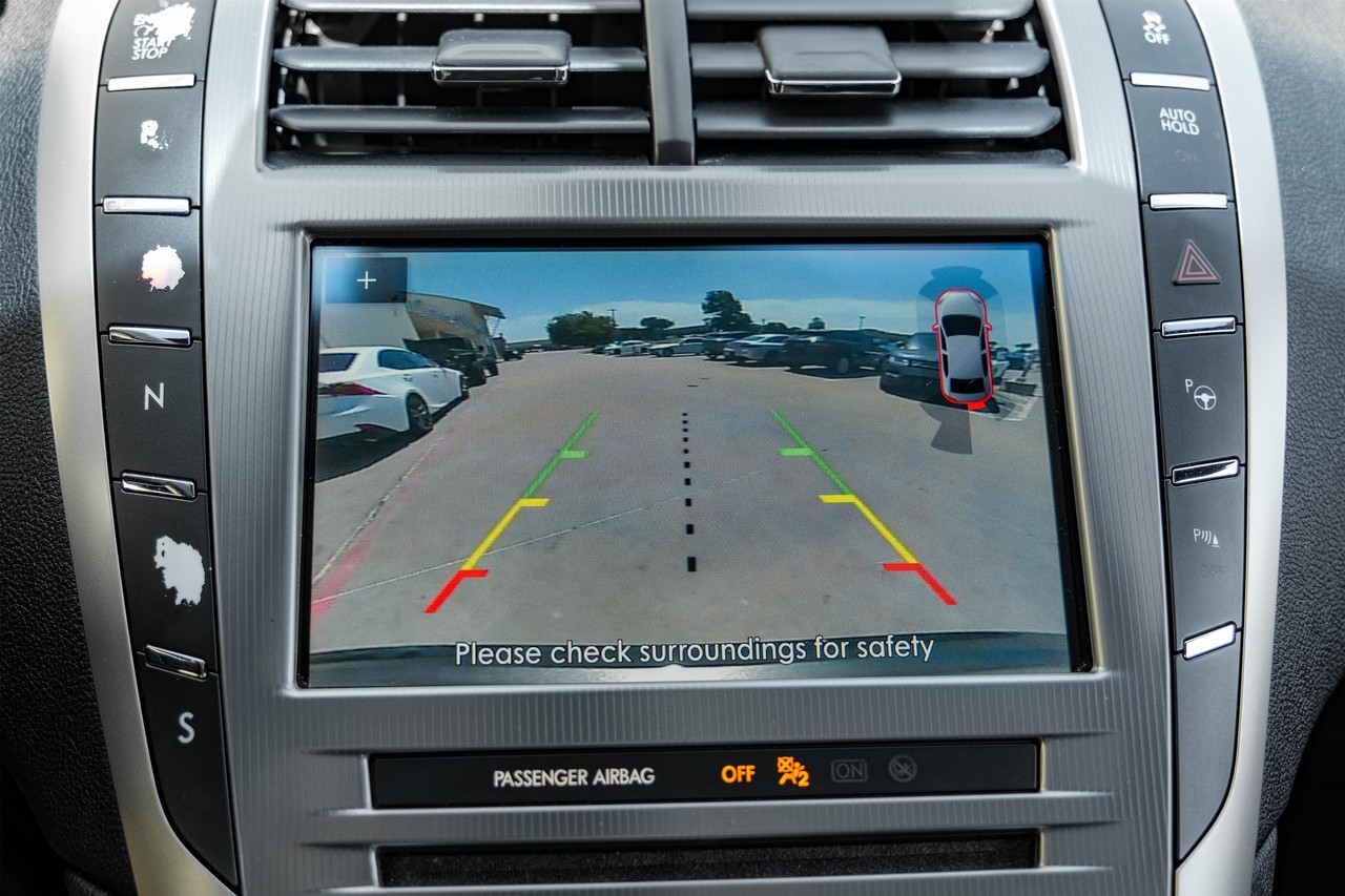 Lincoln MKZ Vehicle Main Gallery Image 22
