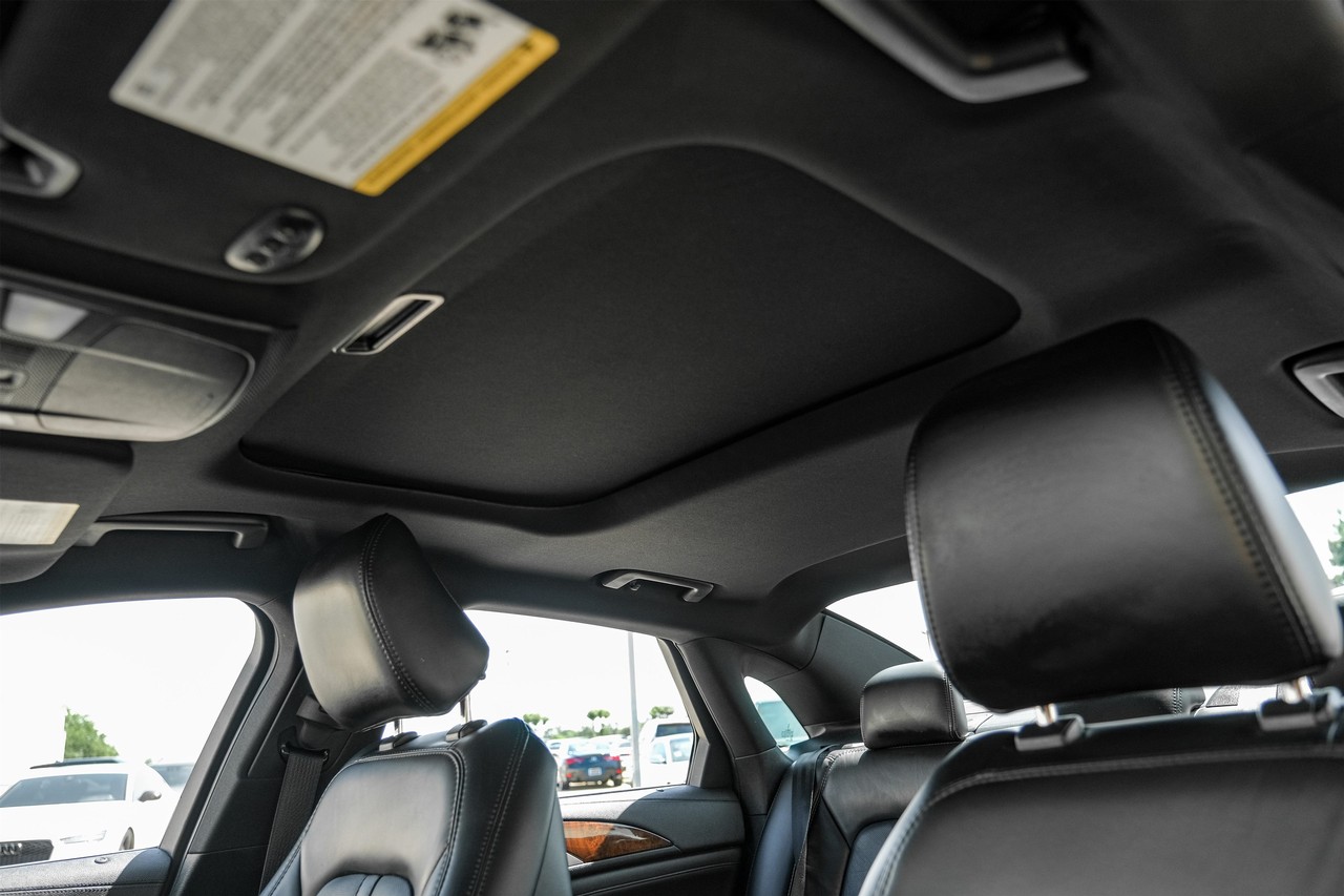 Lincoln MKZ Vehicle Main Gallery Image 29