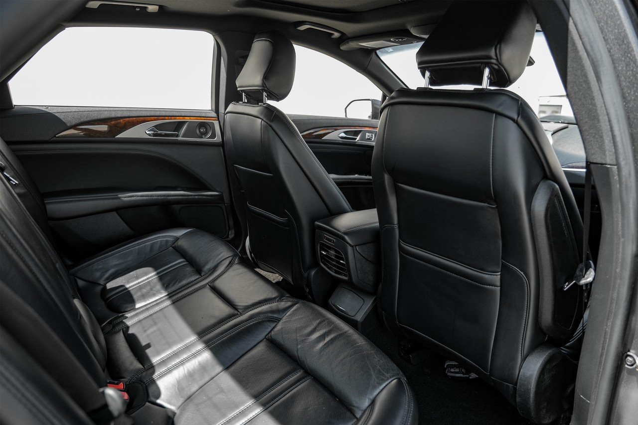 Lincoln MKZ Vehicle Main Gallery Image 32