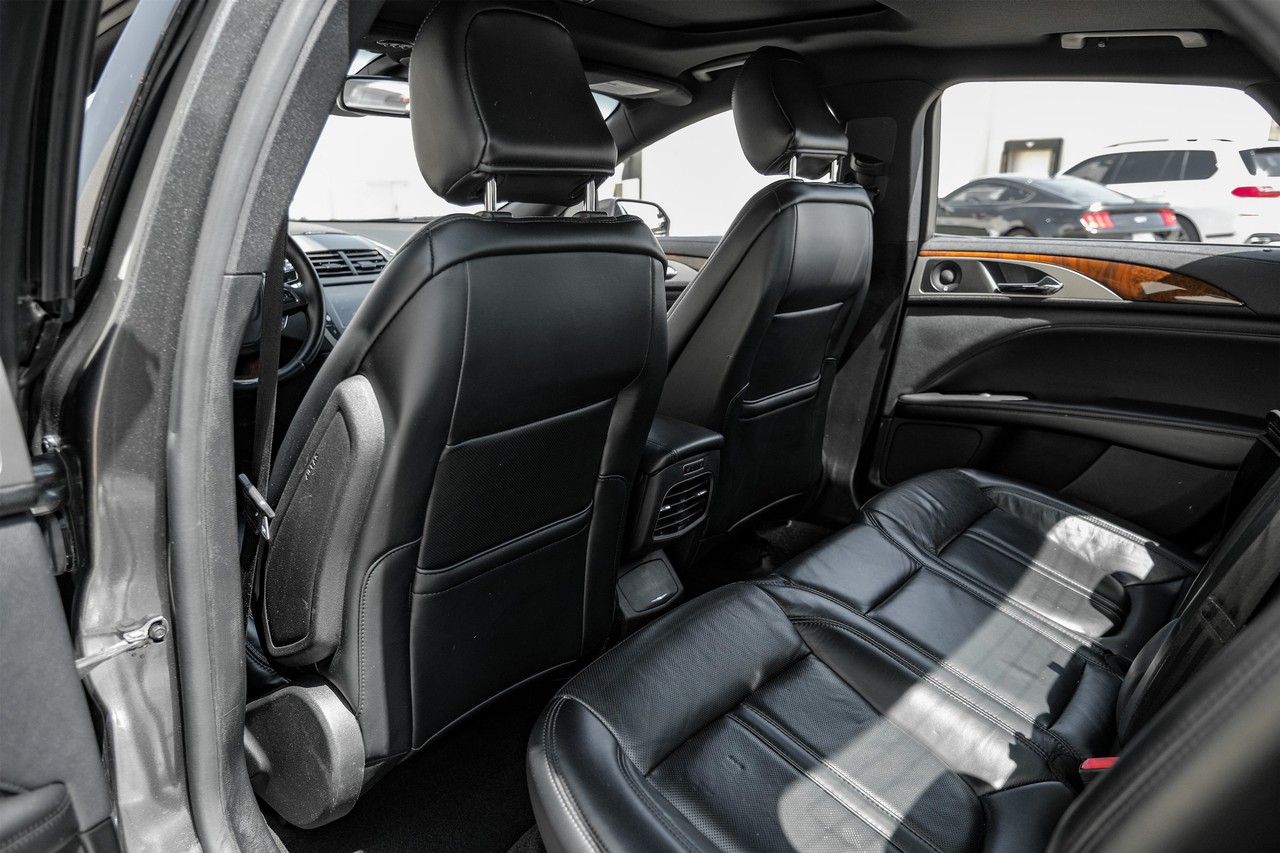 Lincoln MKZ Vehicle Main Gallery Image 33