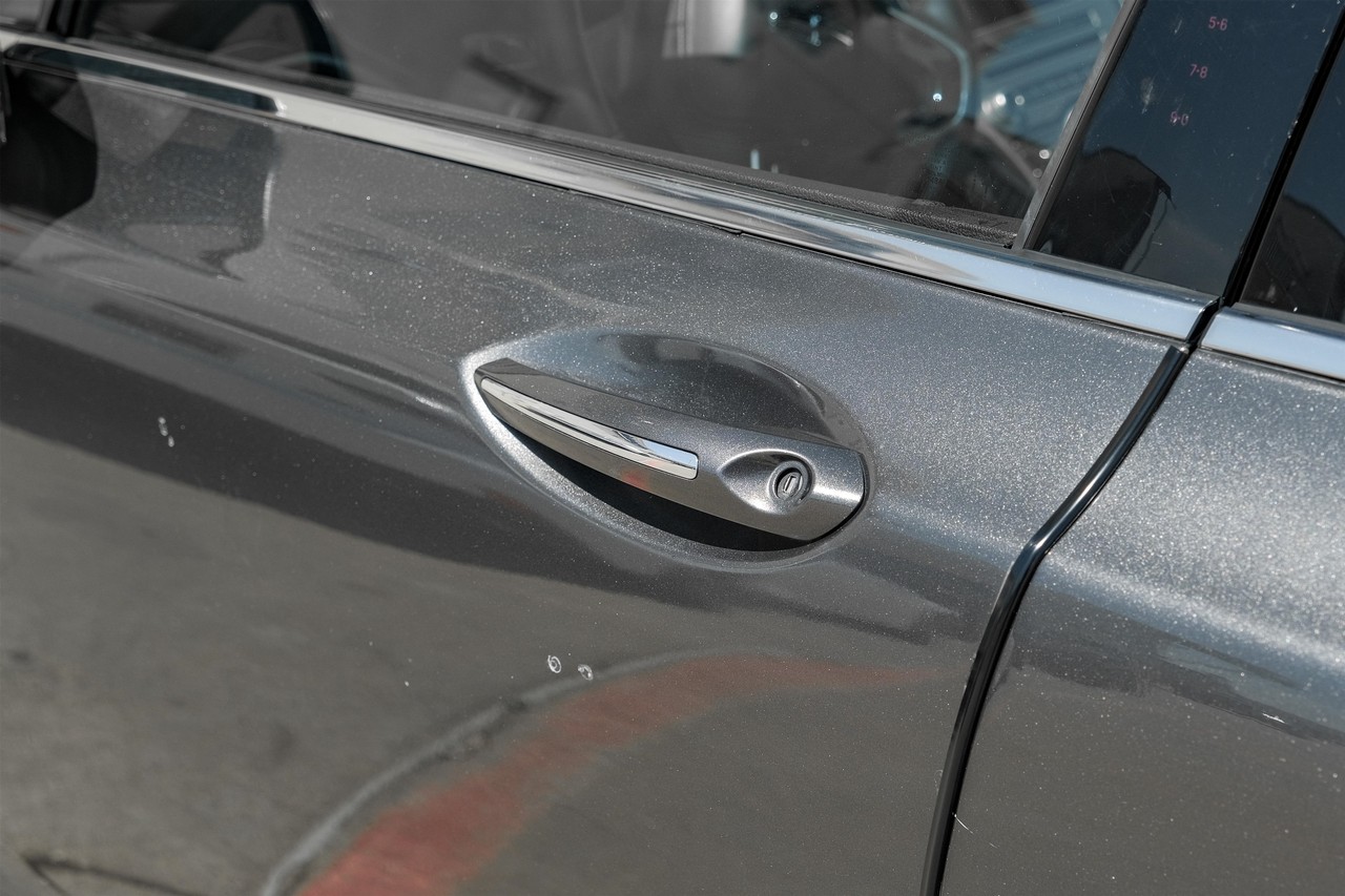 Lincoln MKZ Vehicle Main Gallery Image 35