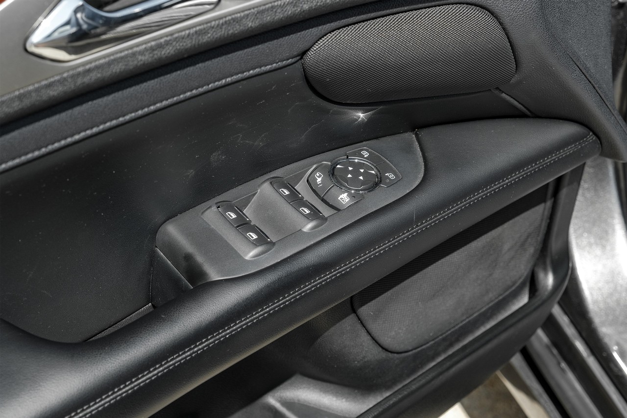 Lincoln MKZ Vehicle Main Gallery Image 37
