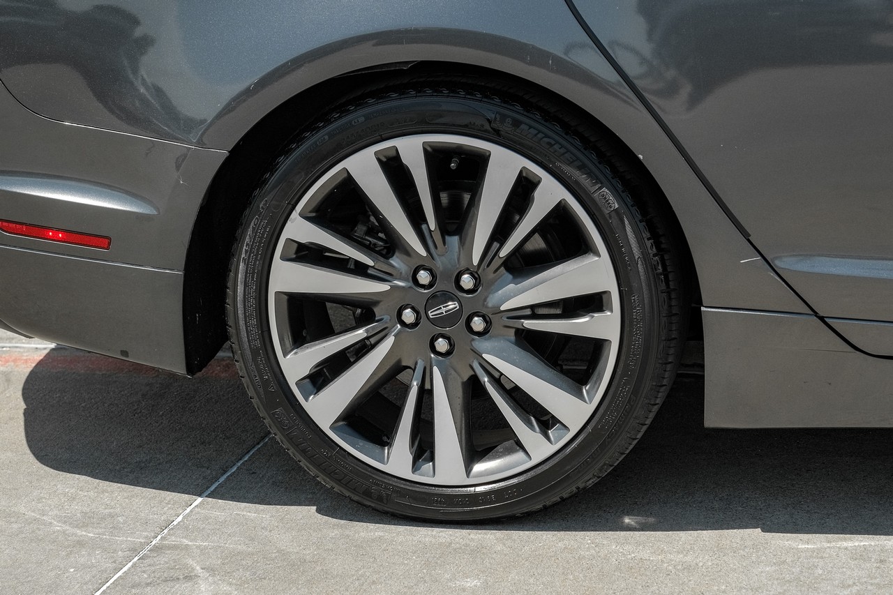 Lincoln MKZ Vehicle Main Gallery Image 45